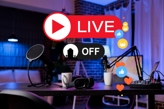 Eine Streamingstudio mit einem Live-Button