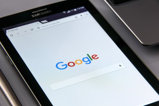 Google-Suchleiste auf einem Samsung-Tablet geöffnet